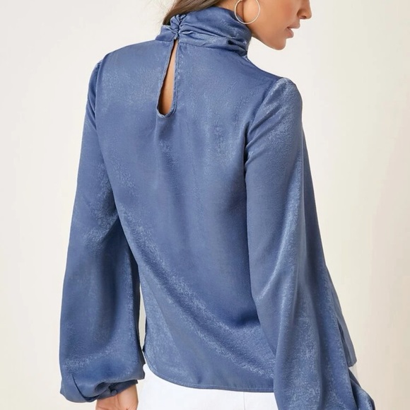 Top - Picture 2 of 3